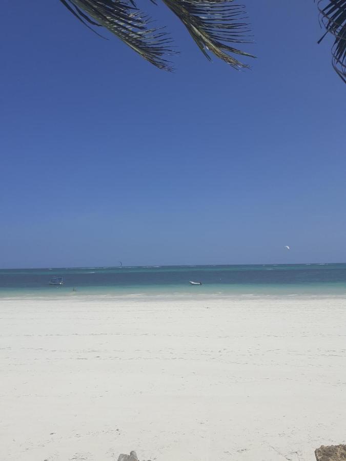 Les Datchi Cottages Diani Beach Esterno foto